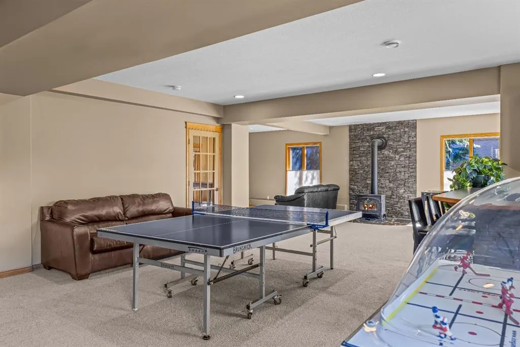 389 Eagle Heights