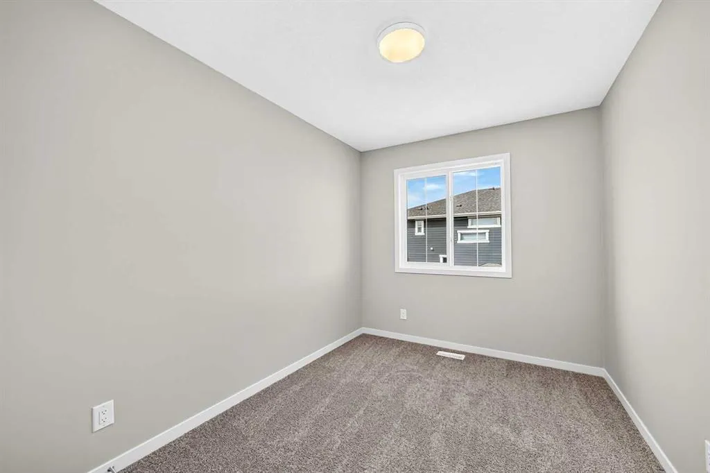1302 Mahogany Boulevard SE