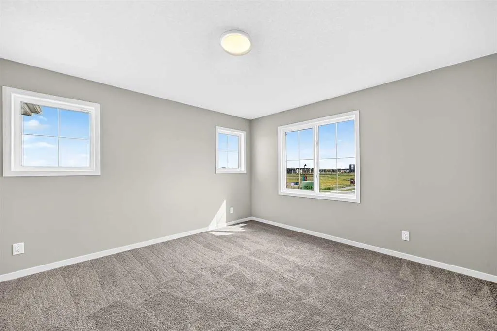1302 Mahogany Boulevard SE