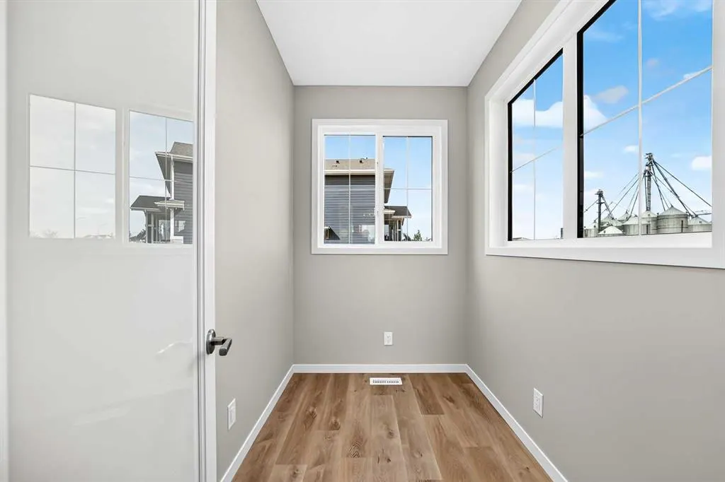 1302 Mahogany Boulevard SE