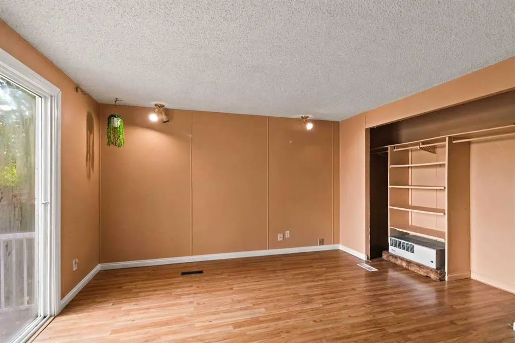 245 Card Court
