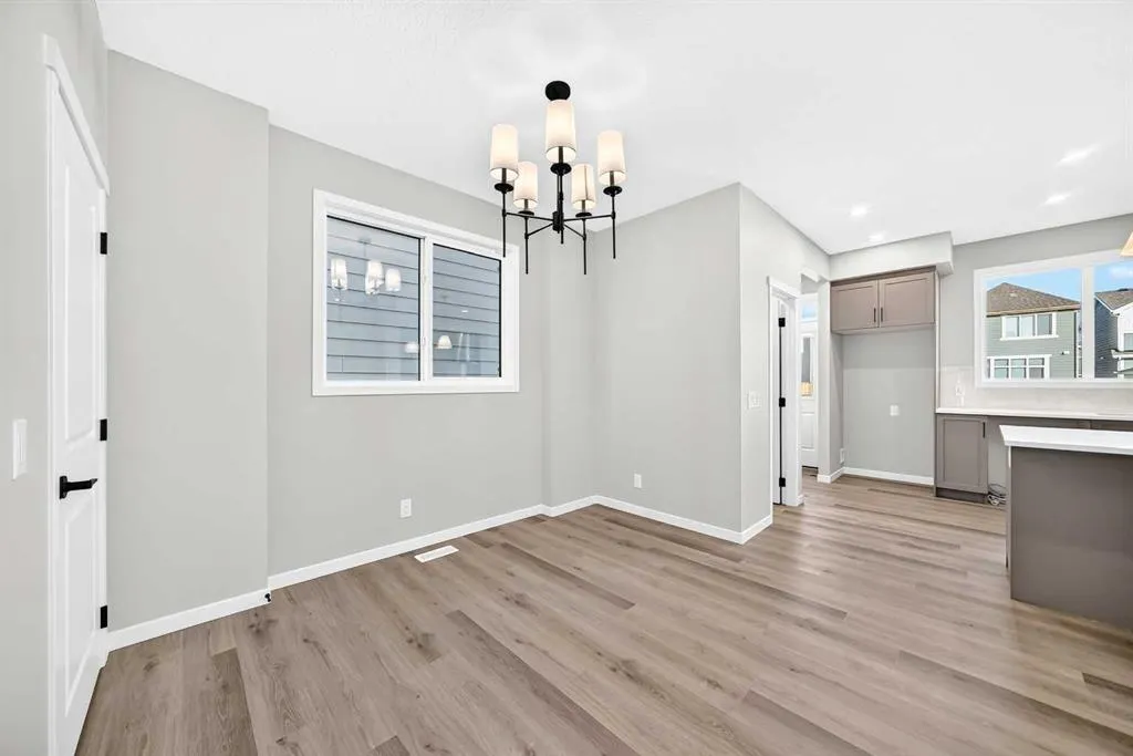 72 Mercado Road SE
