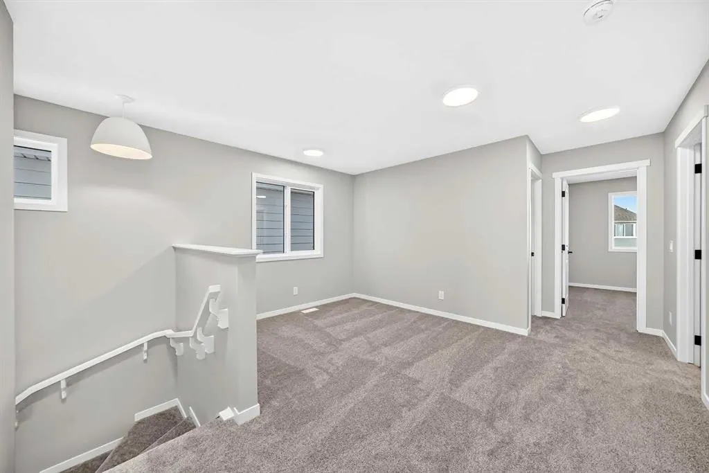 72 Mercado Road SE