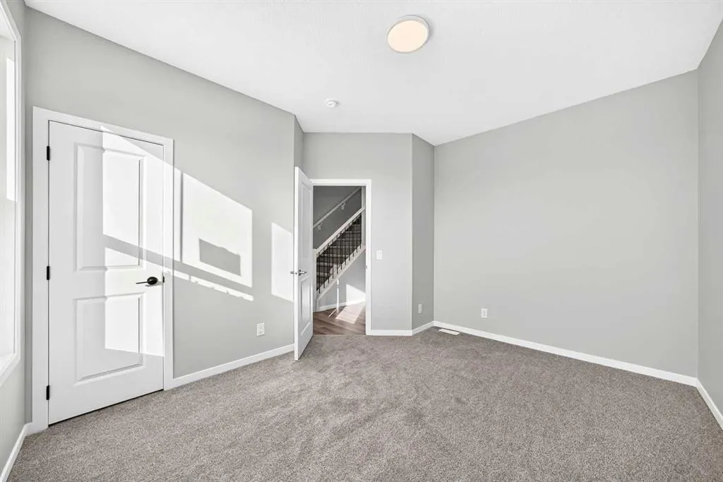 72 Mercado Road SE