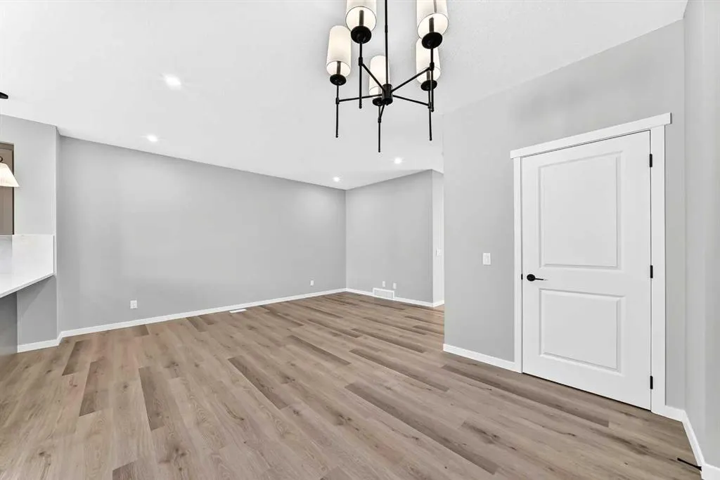 72 Mercado Road SE