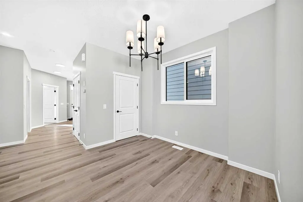 72 Mercado Road SE