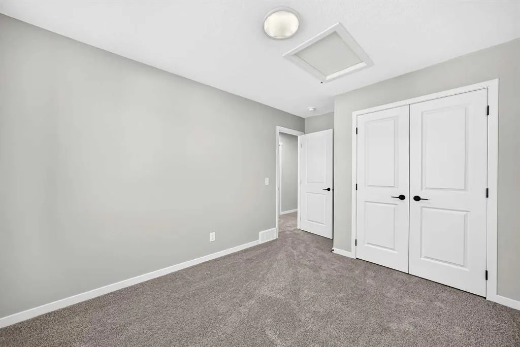72 Mercado Road SE