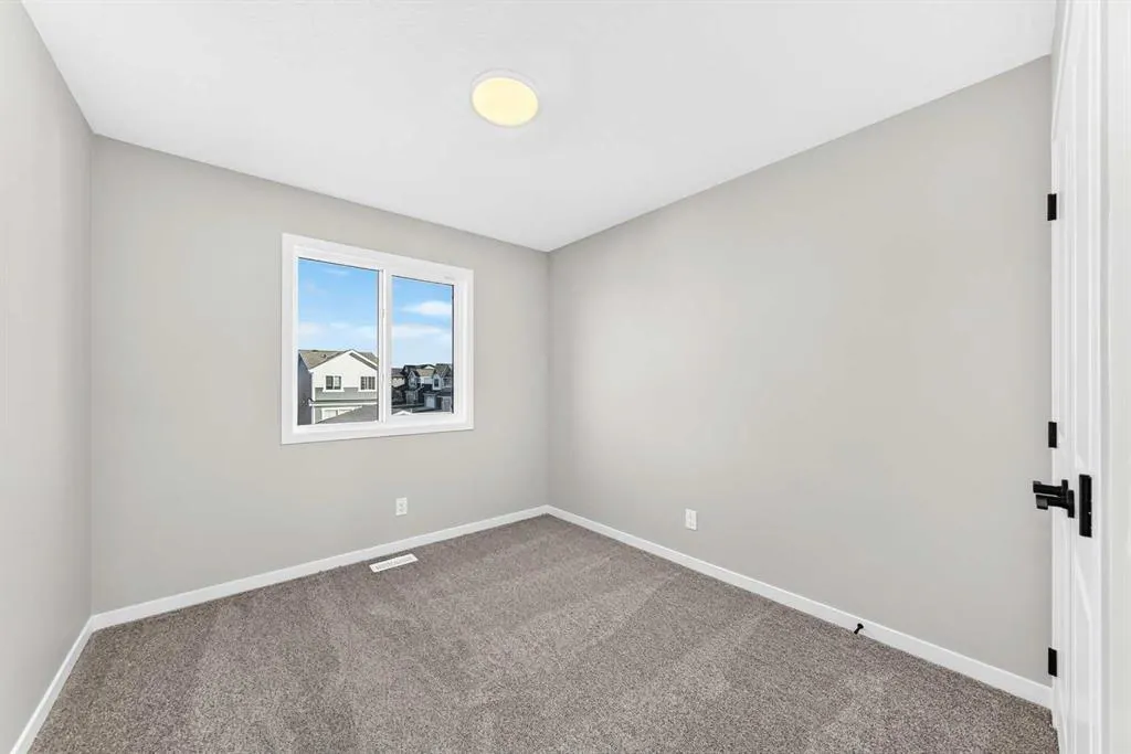 72 Mercado Road SE