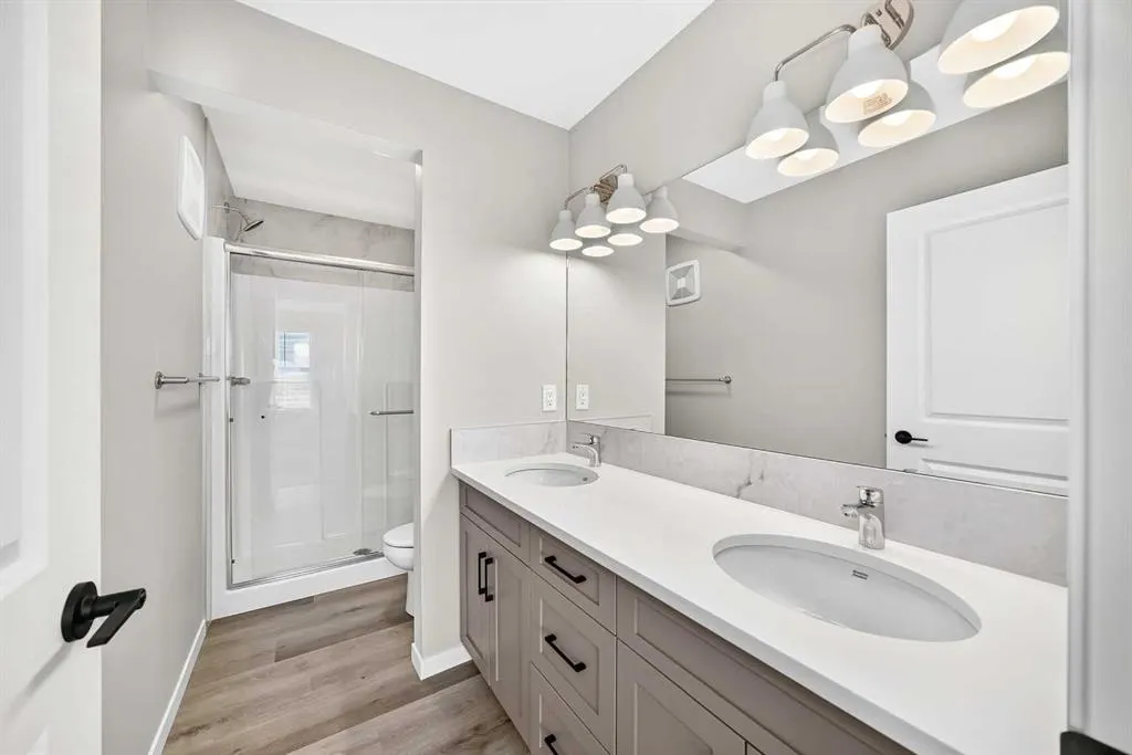 72 Mercado Road SE