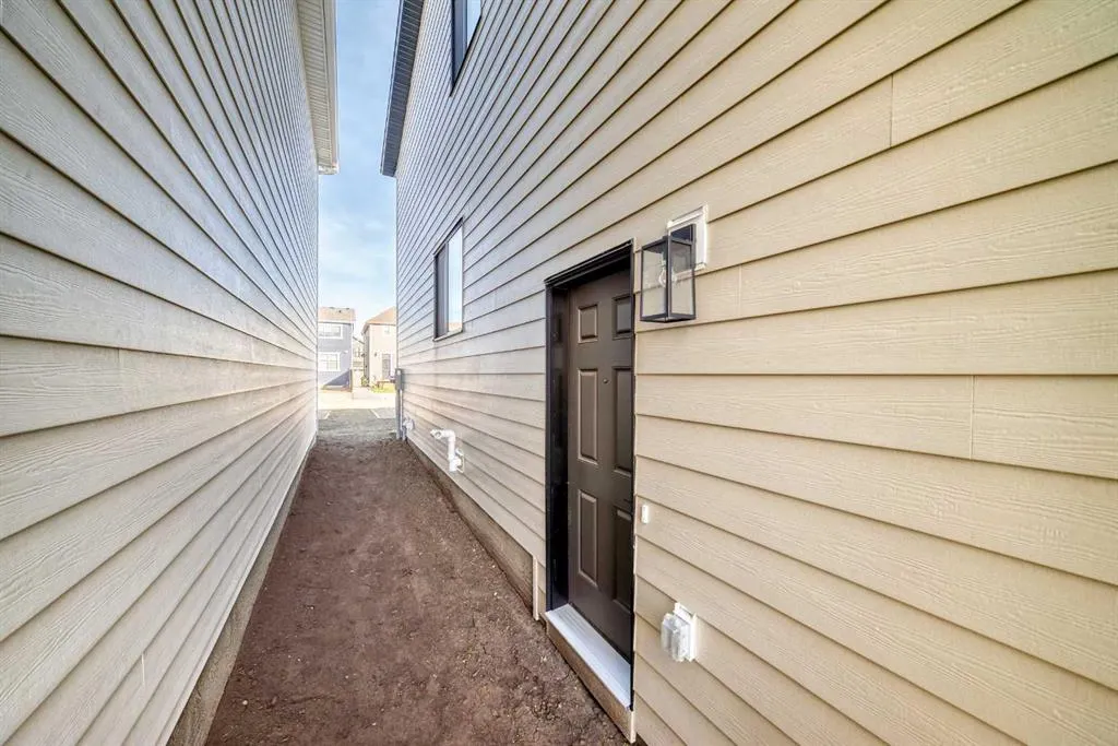 72 Mercado Road SE