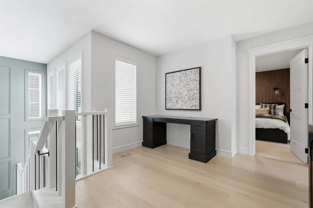 10 Legacy Woods Crescent SE