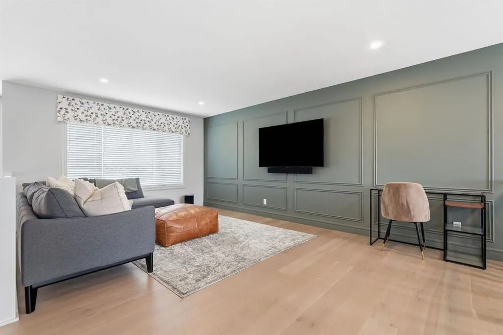 10 Legacy Woods Crescent SE