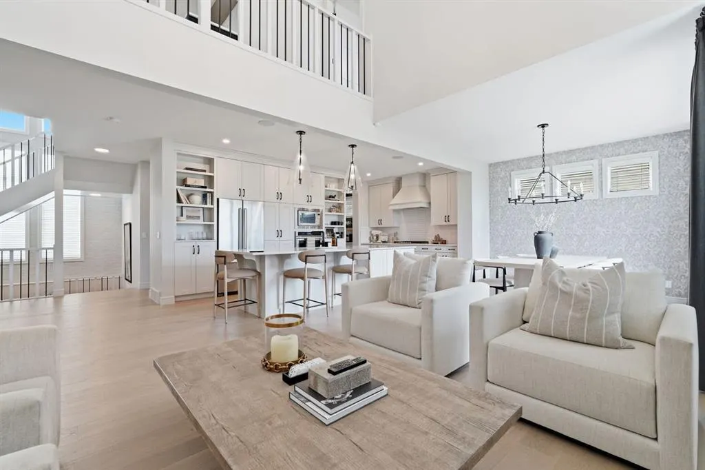 10 Legacy Woods Crescent SE