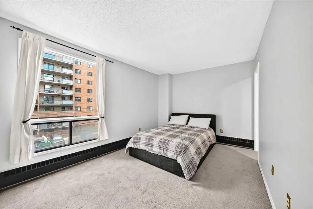 1323 15 Avenue SW #302
