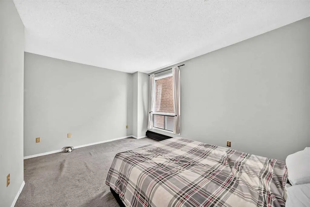 1323 15 Avenue SW #302