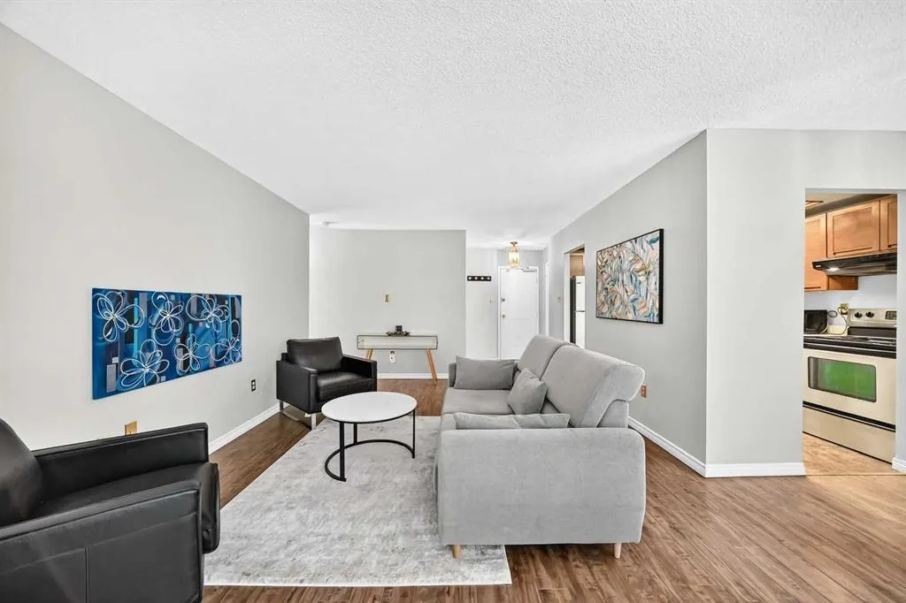 1323 15 Avenue SW #302