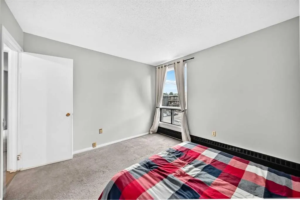 1323 15 Avenue SW #302
