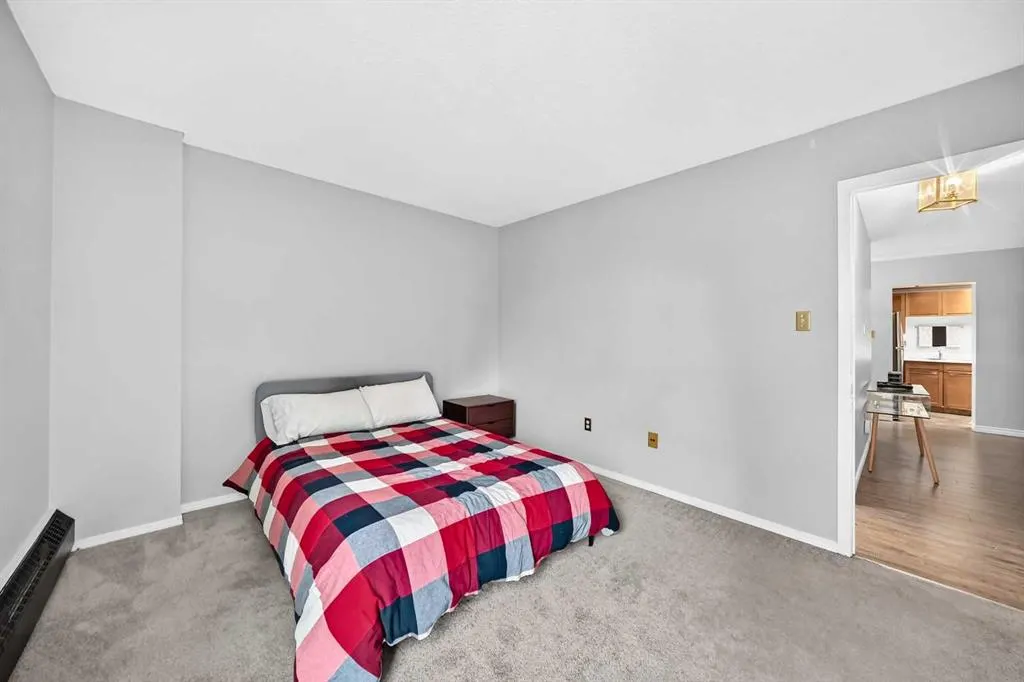 1323 15 Avenue SW #302