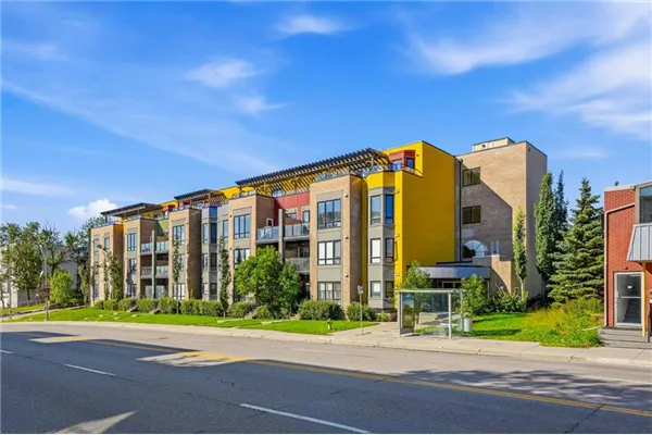 611 Edmonton Trail NE