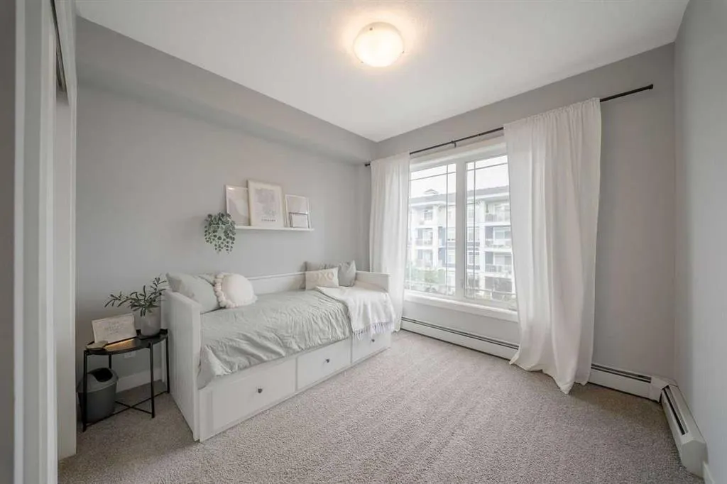 100 Auburn Meadows Manor SE #305
