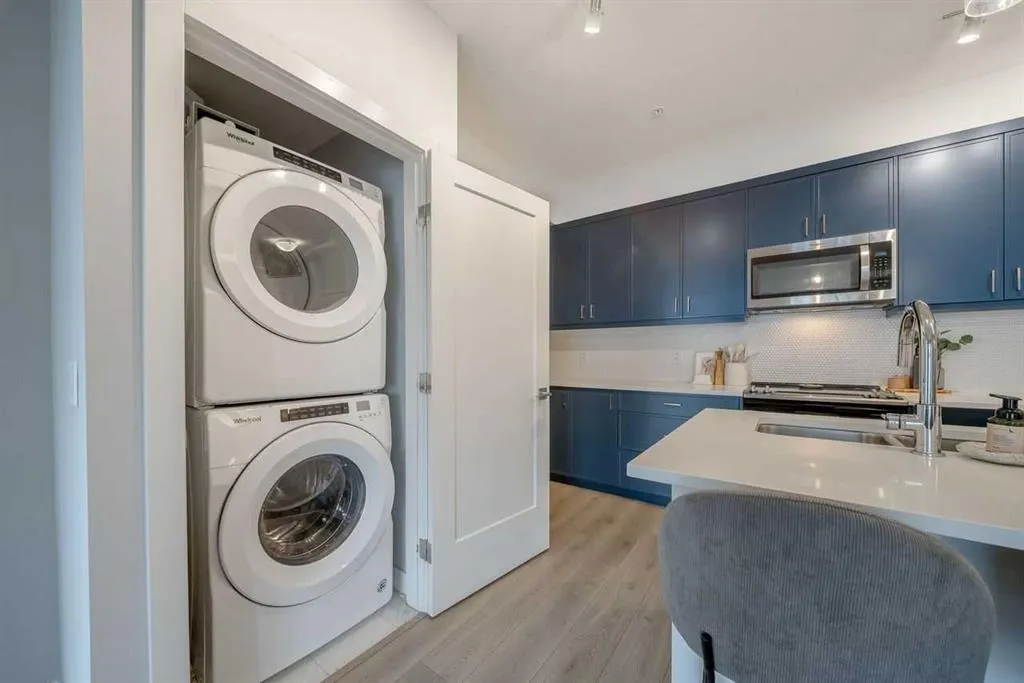 100 Auburn Meadows Manor SE #305