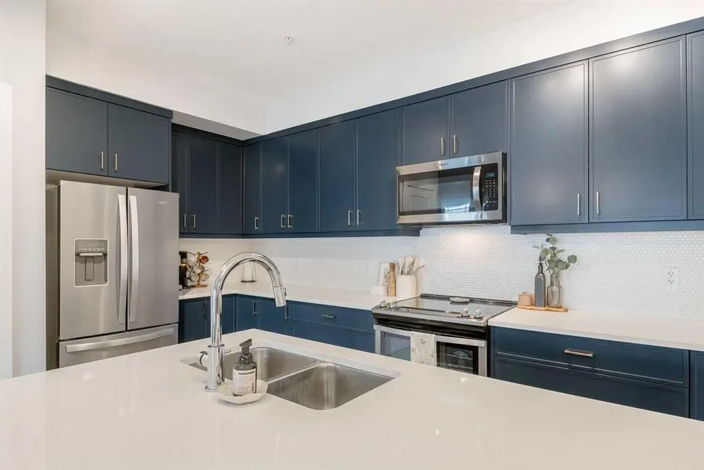 100 Auburn Meadows Manor SE #305
