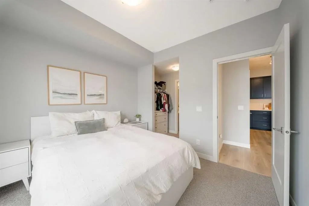 100 Auburn Meadows Manor SE #305