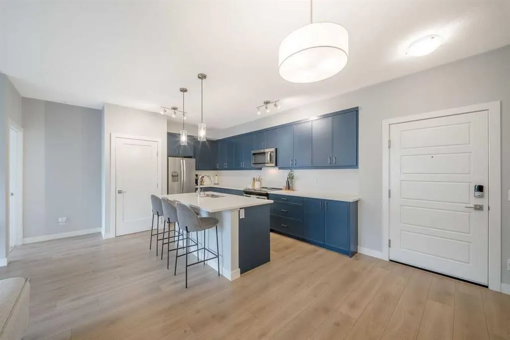 100 Auburn Meadows Manor SE #305