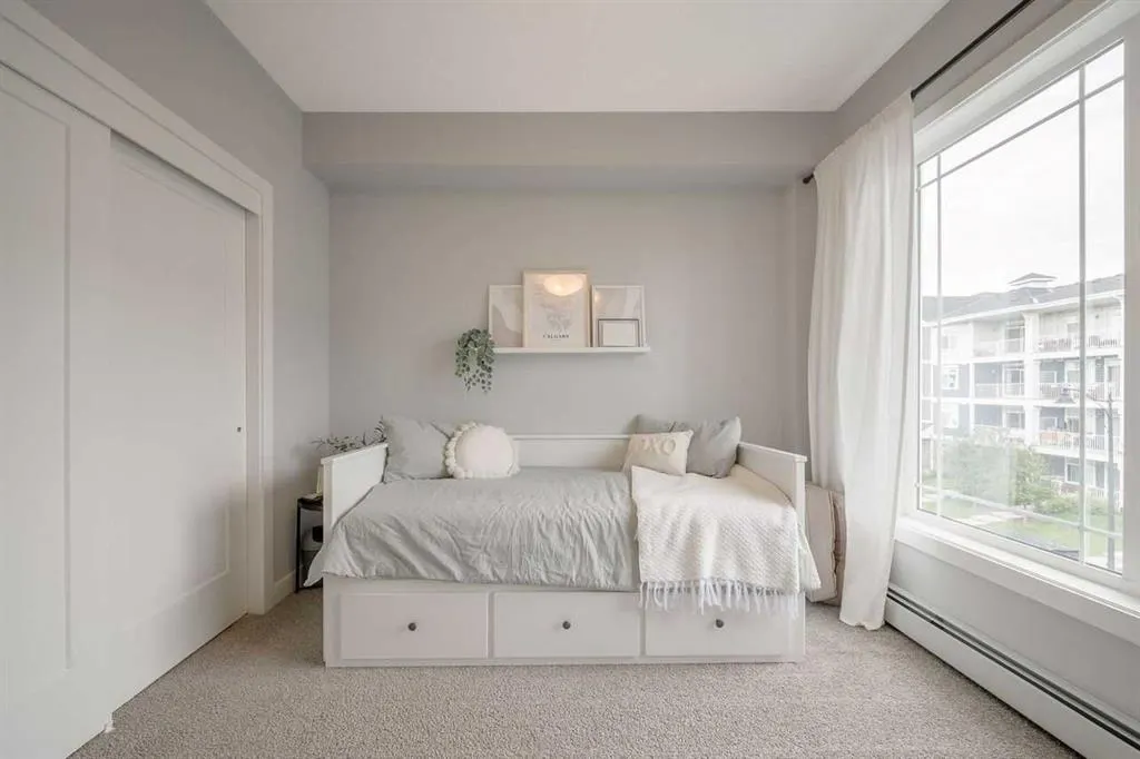 100 Auburn Meadows Manor SE #305