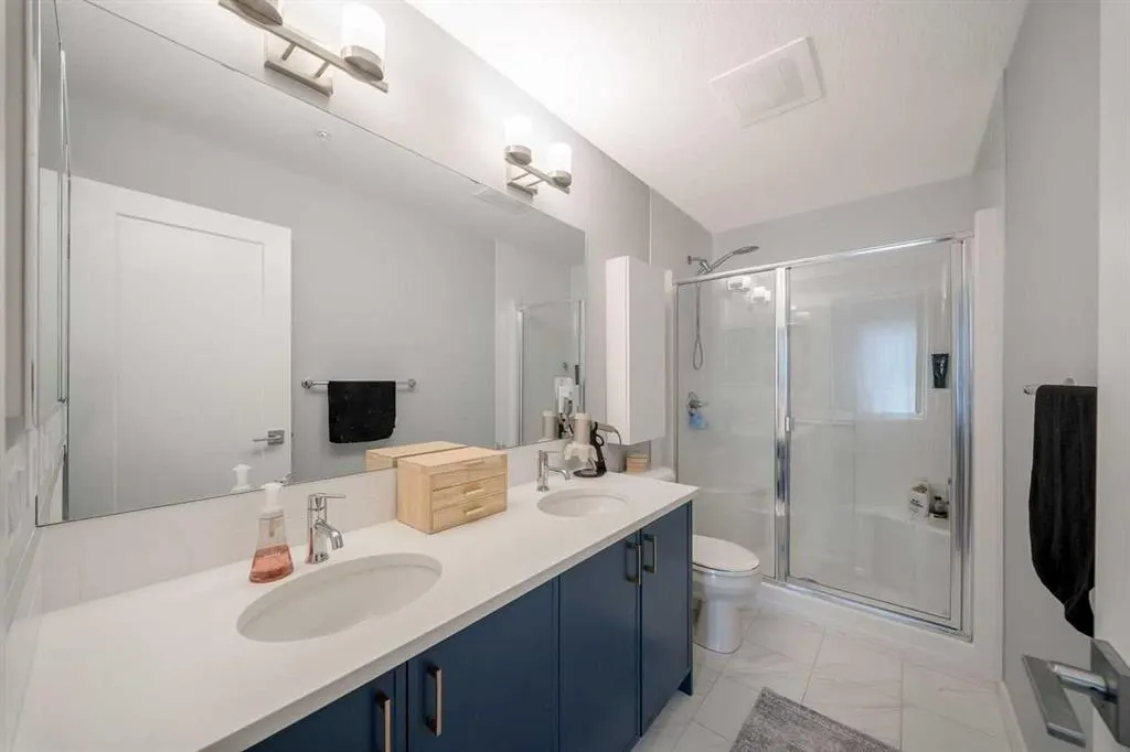 100 Auburn Meadows Manor SE #305