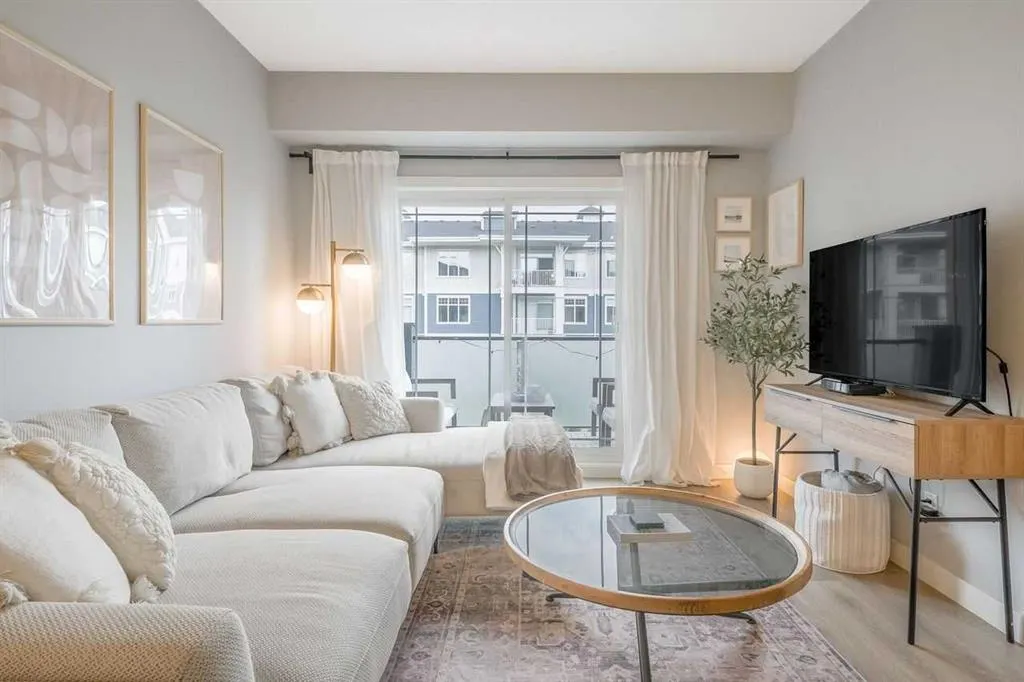 100 Auburn Meadows Manor SE #305