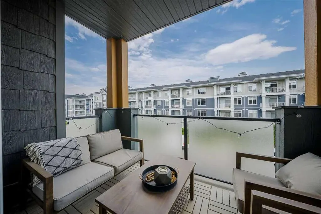 100 Auburn Meadows Manor SE #305
