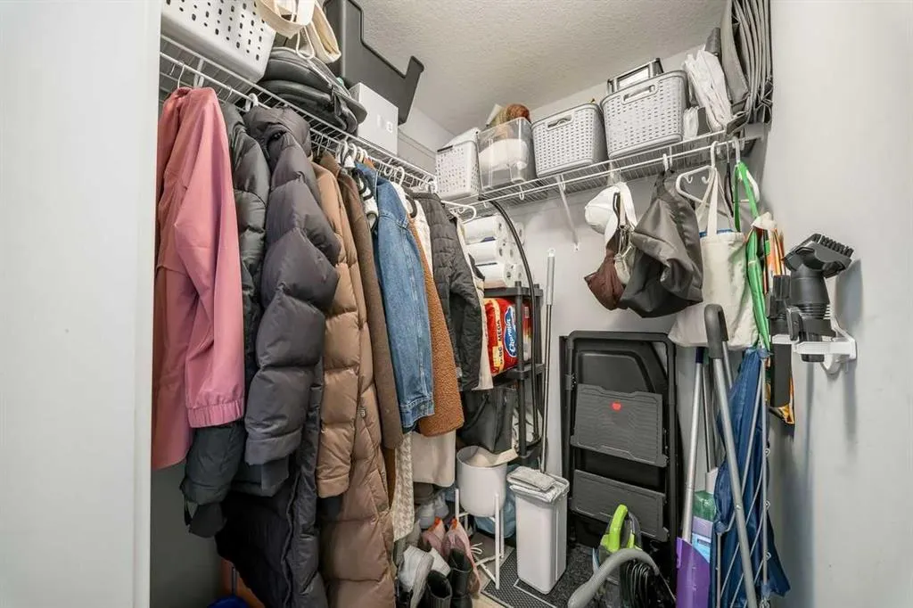 100 Auburn Meadows Manor SE #305