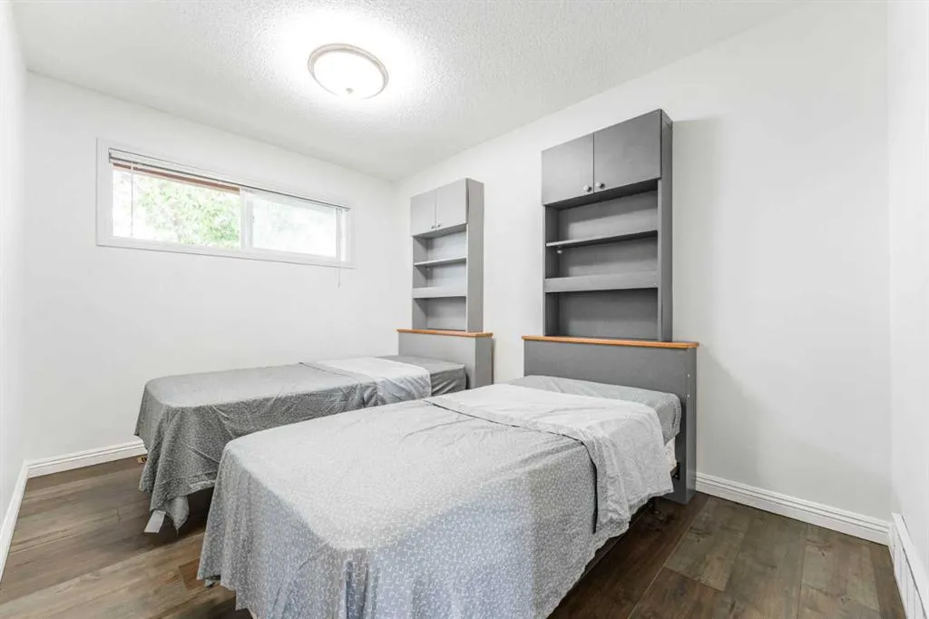 1502 40 Street SE