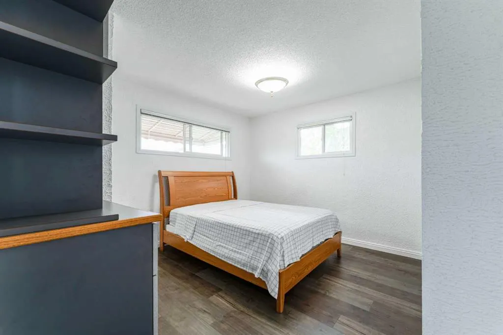 1502 40 Street SE