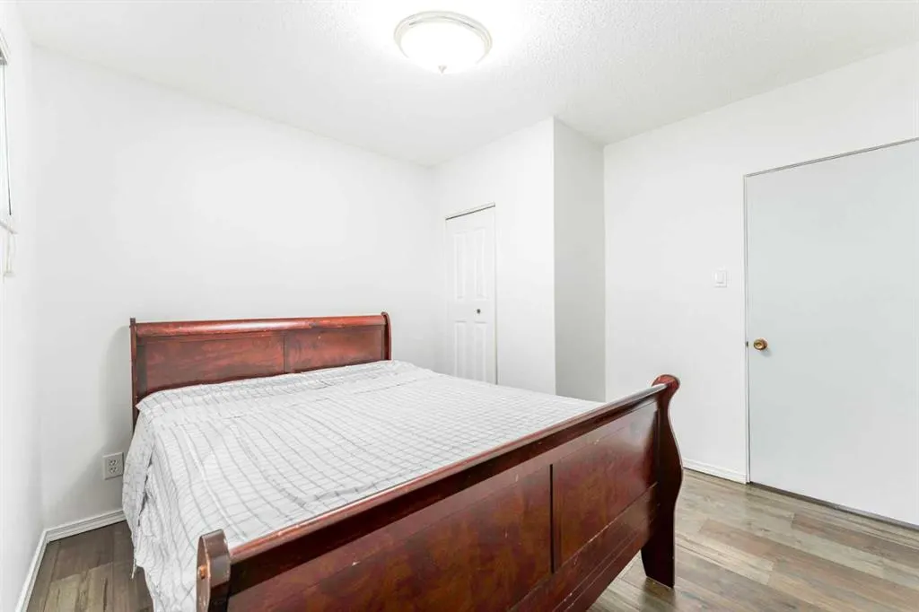 1502 40 Street SE