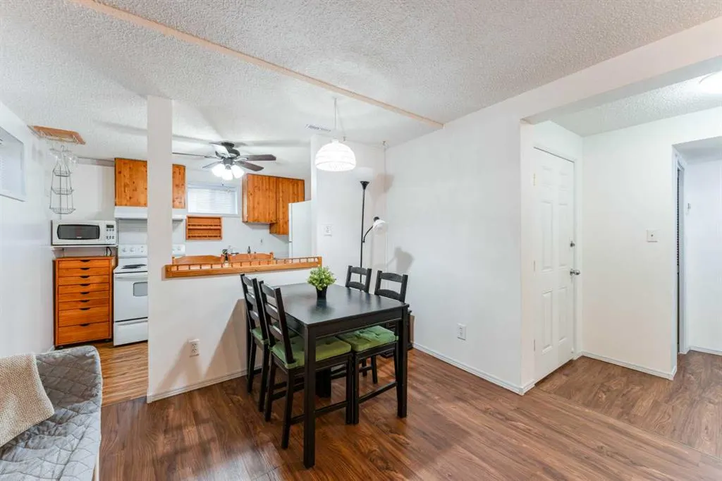 1502 40 Street SE