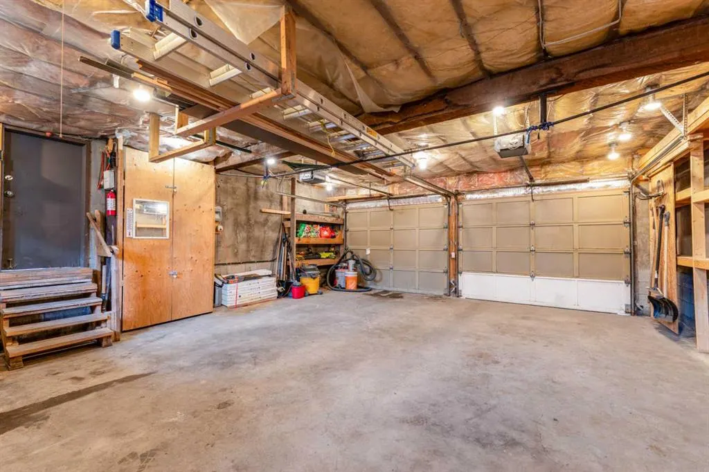1502 40 Street SE