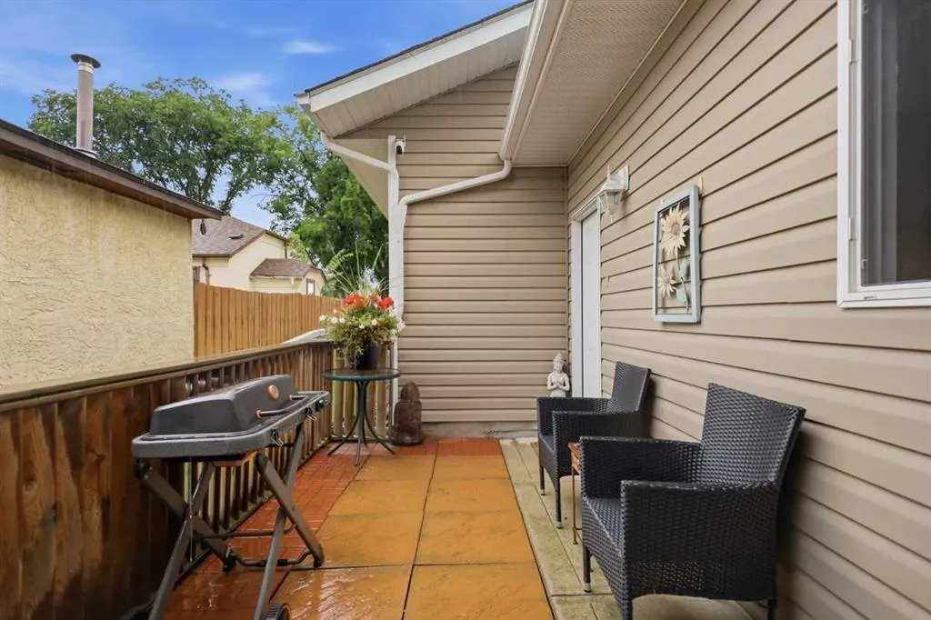5211 50 Avenue #2