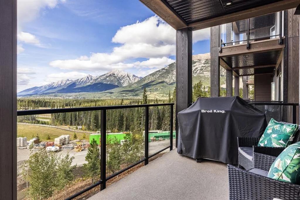 10 Cascade Ridge #207