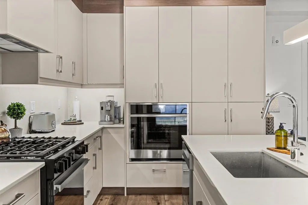 10 Cascade Ridge #207