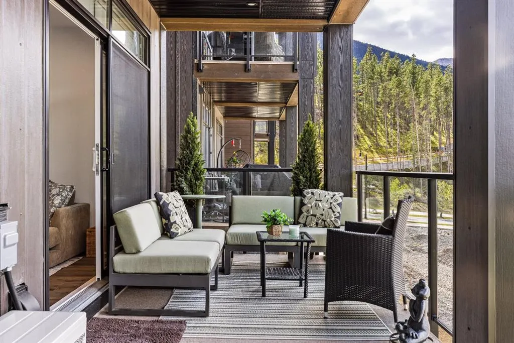 10 Cascade Ridge #207