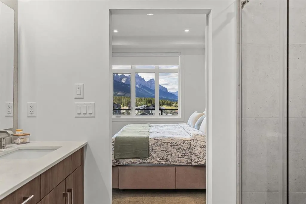 10 Cascade Ridge #207