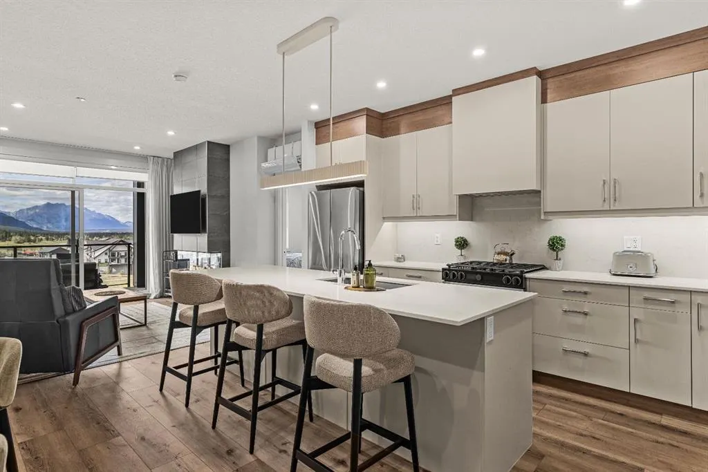 10 Cascade Ridge #207