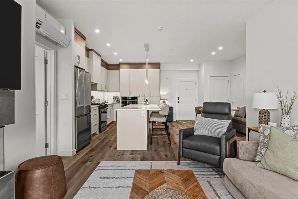 10 Cascade Ridge #207