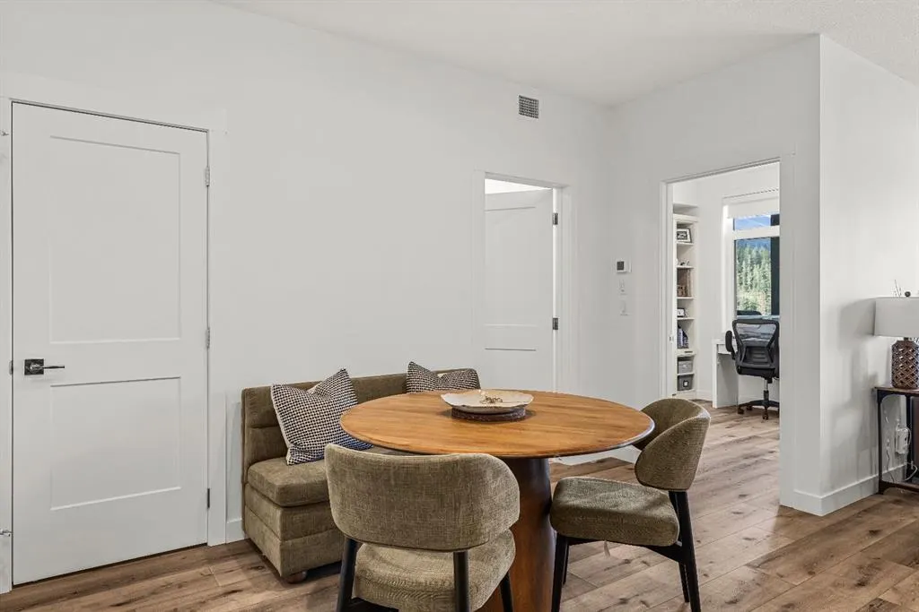 10 Cascade Ridge #207