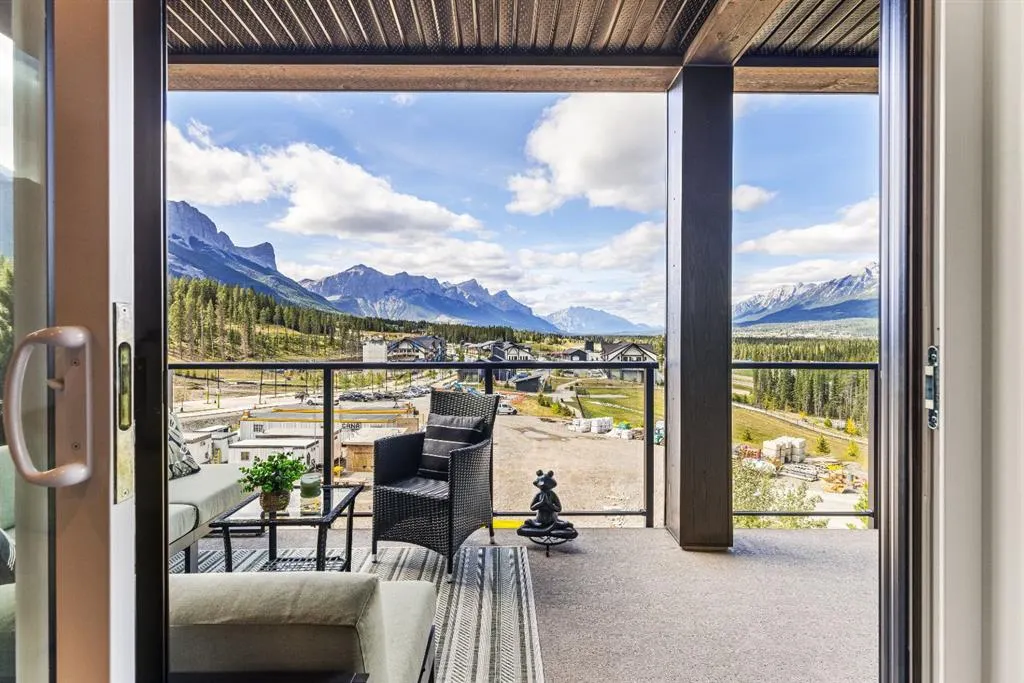 10 Cascade Ridge #207