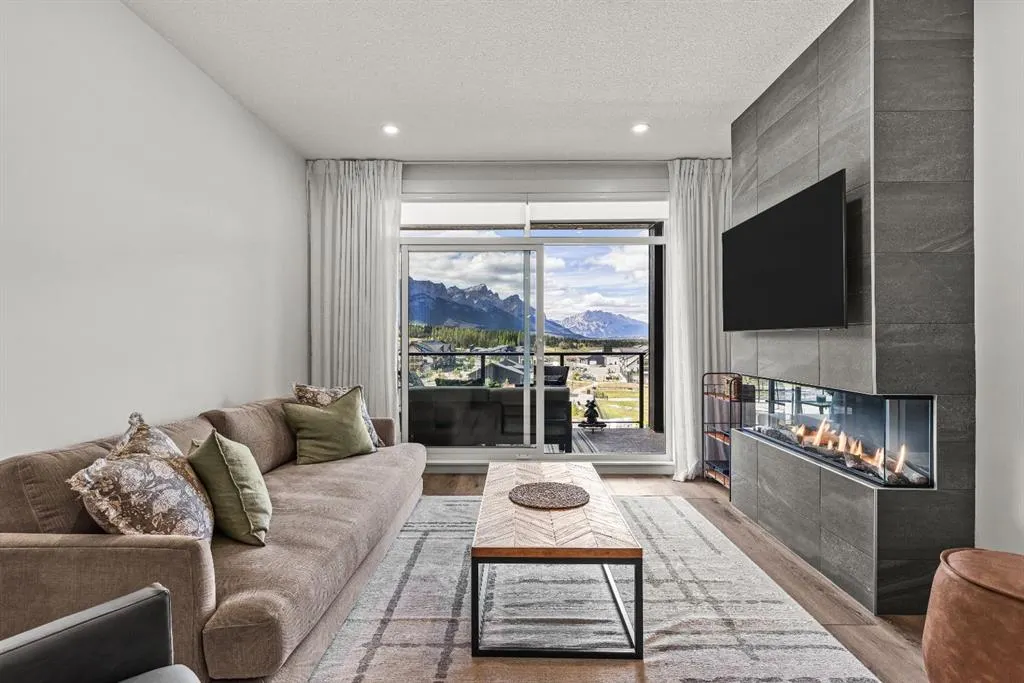 10 Cascade Ridge #207