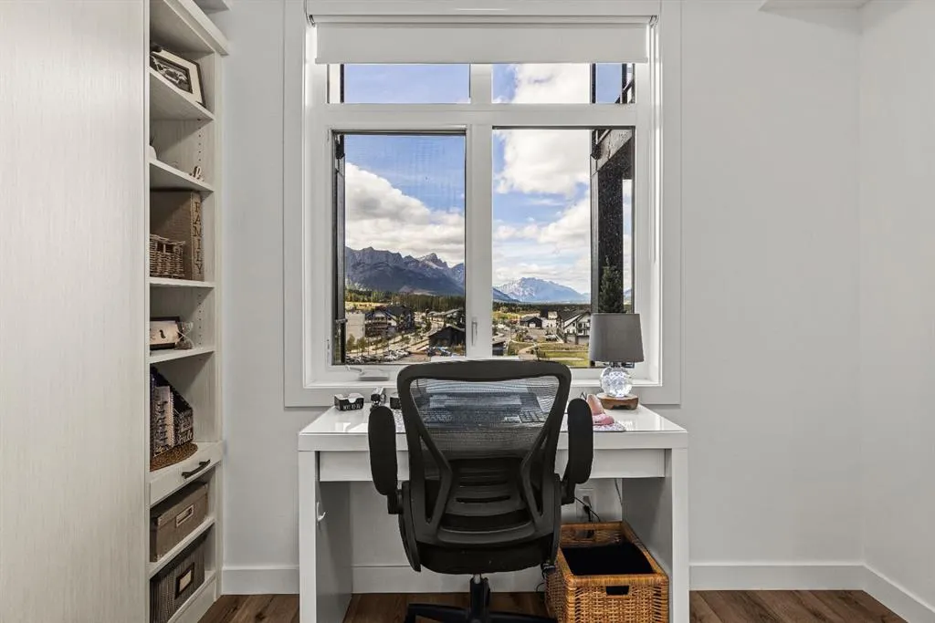 10 Cascade Ridge #207