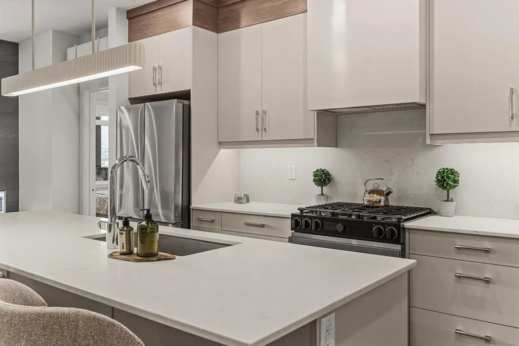 10 Cascade Ridge #207